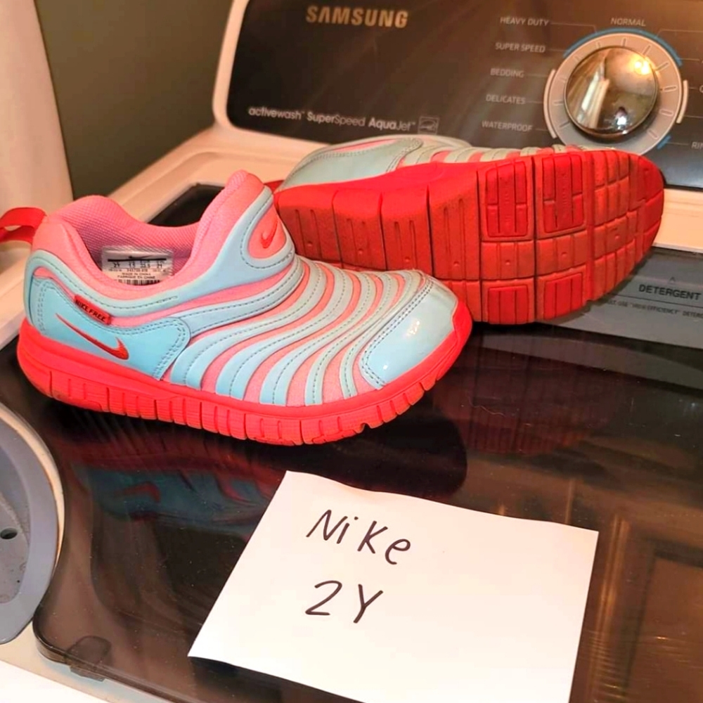 COPY - Nike girls sneakers